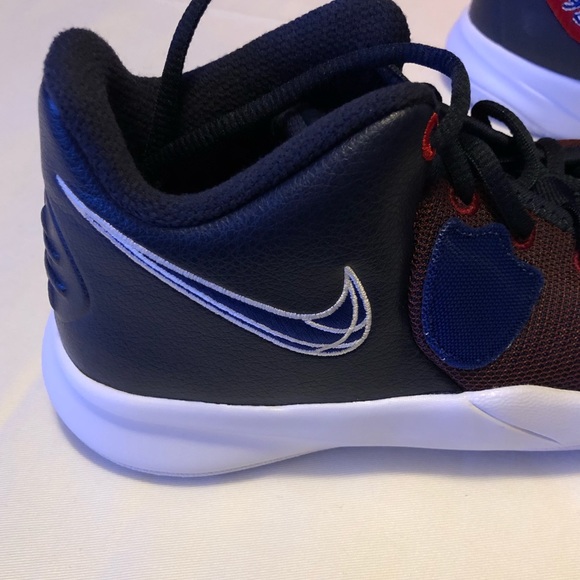 Nike Kyrie Flytrap III (GS) - Picture 10 of 16